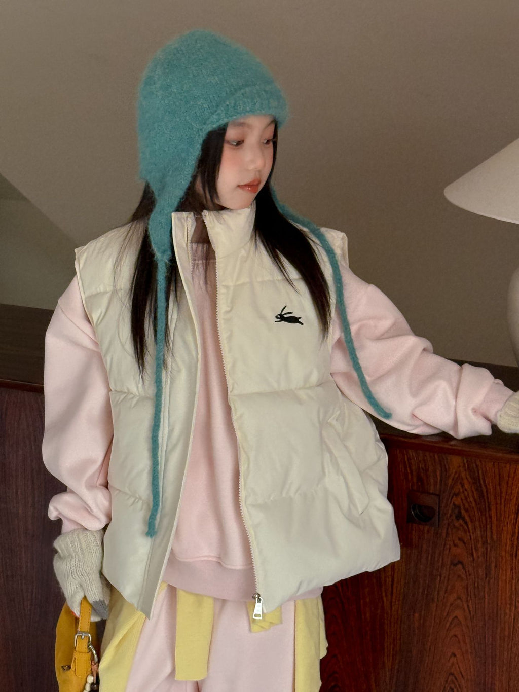 Children's Set 2025 Winter New Girls Versatile Cotton Vest Fleece Thickened Sweatshirt Sweatpants Three-Piece Set