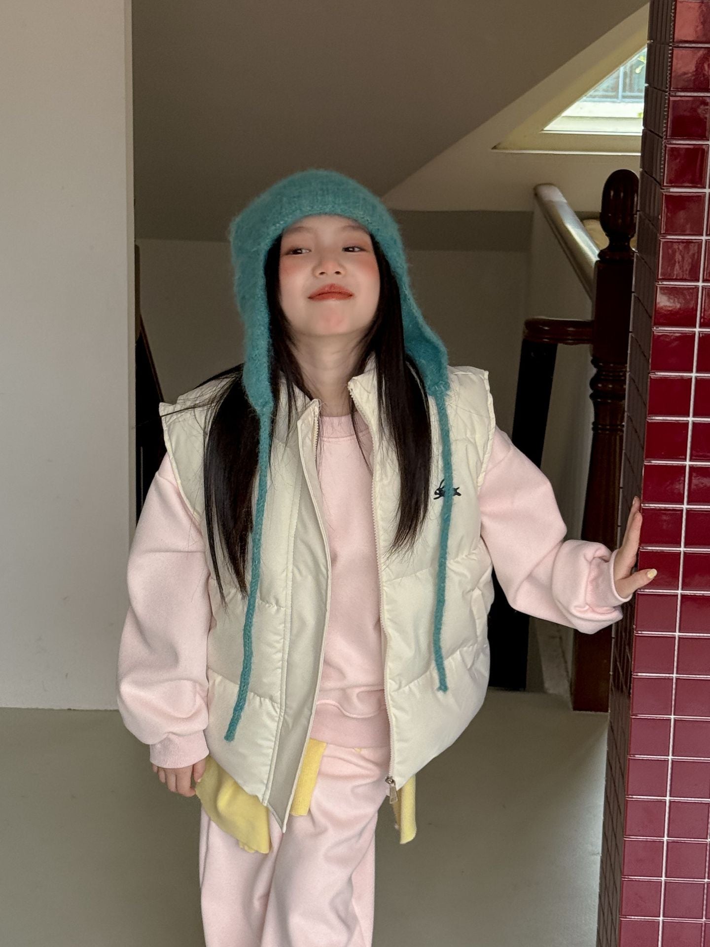 Children's Set 2025 Winter New Girls Versatile Cotton Vest Fleece Thickened Sweatshirt Sweatpants Three-Piece Set