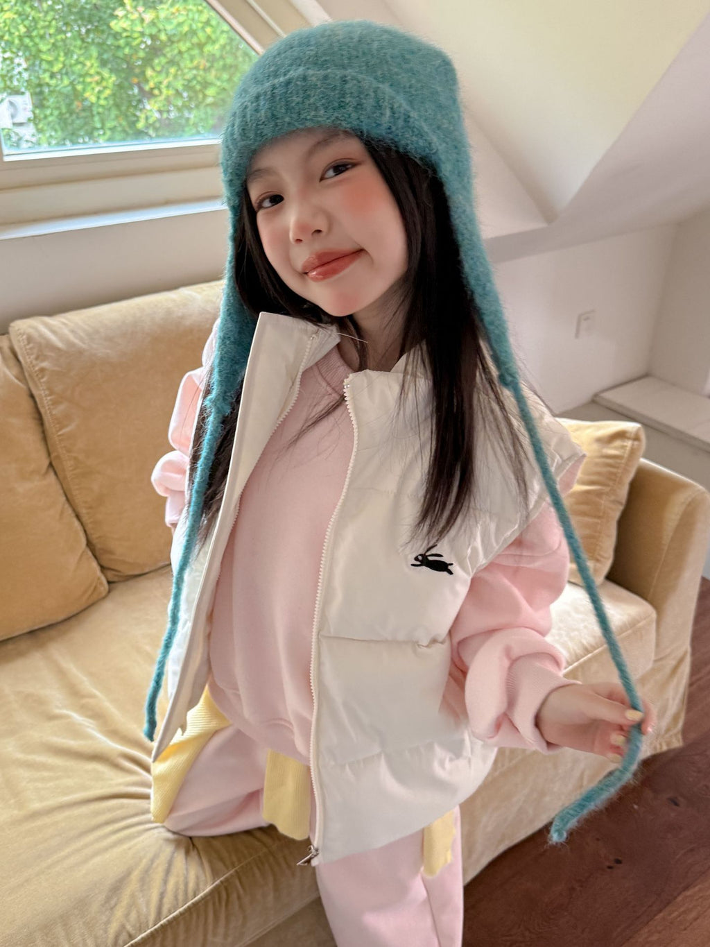 Children's Set 2025 Winter New Girls Versatile Cotton Vest Fleece Thickened Sweatshirt Sweatpants Three-Piece Set