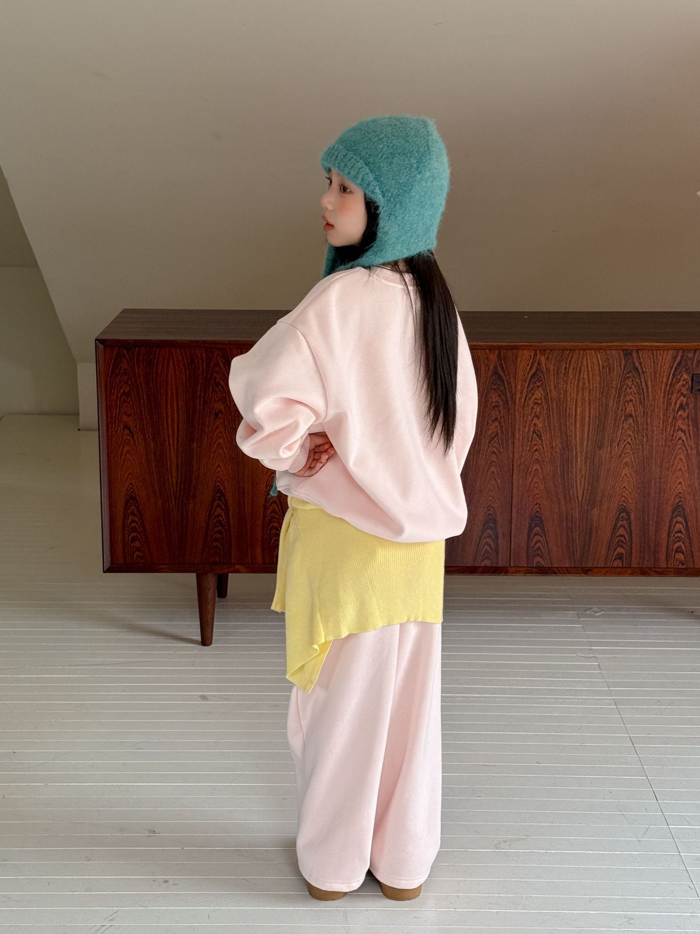 Children's Set 2025 Winter New Girls Versatile Cotton Vest Fleece Thickened Sweatshirt Sweatpants Three-Piece Set