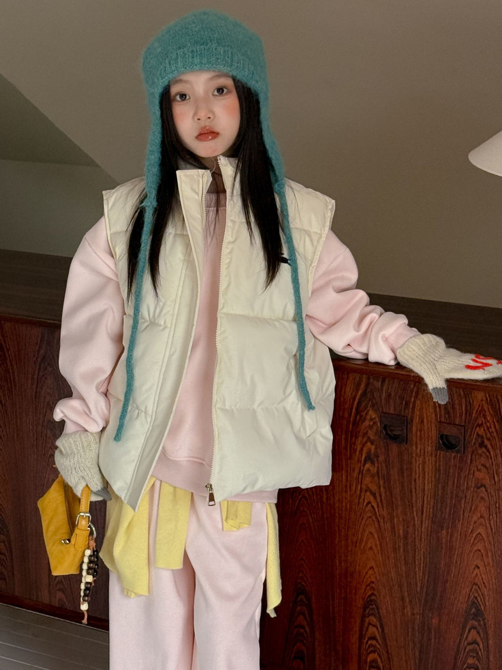 Children's Set 2025 Winter New Girls Versatile Cotton Vest Fleece Thickened Sweatshirt Sweatpants Three-Piece Set