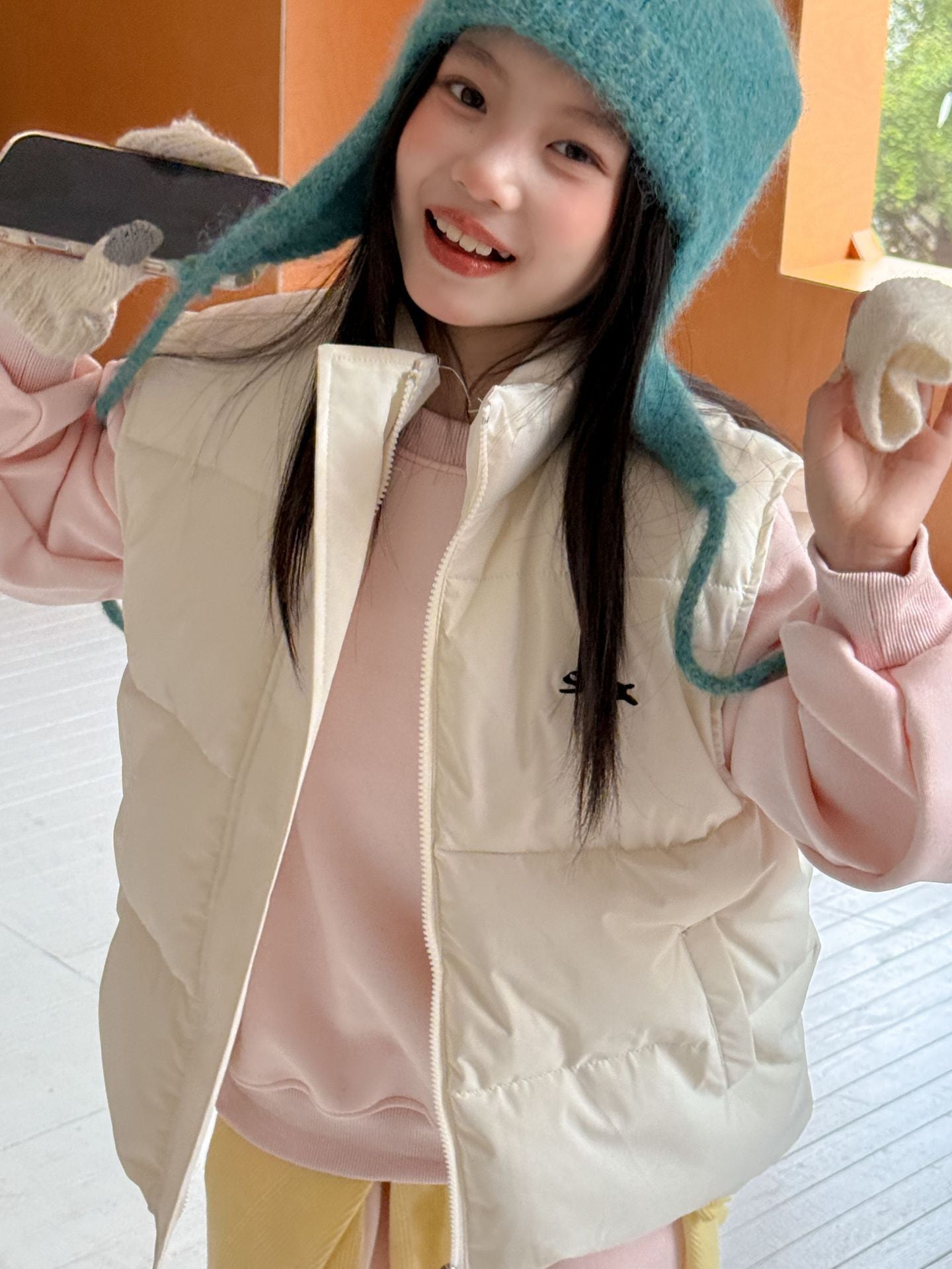 Children's Set 2025 Winter New Girls Versatile Cotton Vest Fleece Thickened Sweatshirt Sweatpants Three-Piece Set