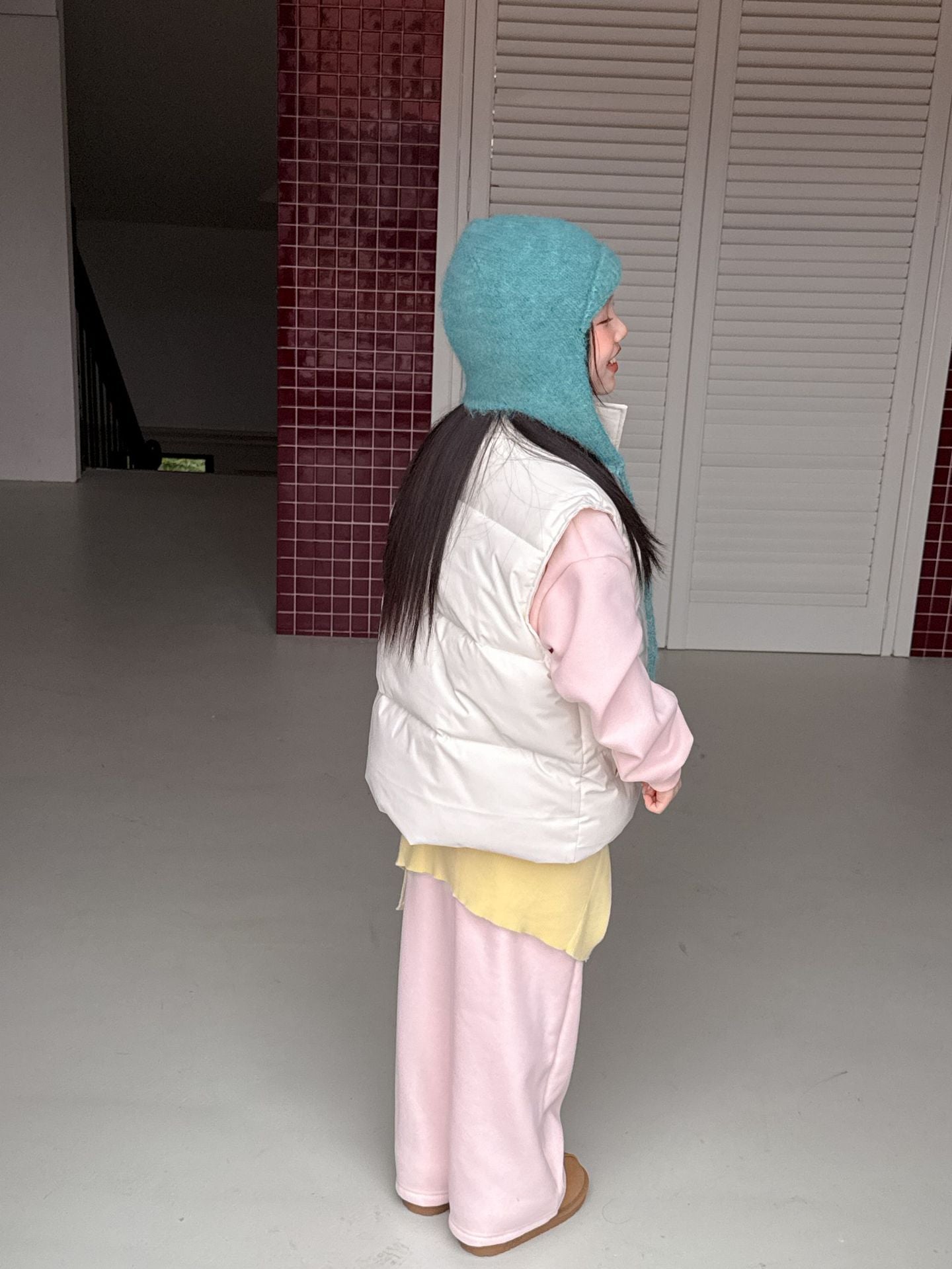 Children's Set 2025 Winter New Girls Versatile Cotton Vest Fleece Thickened Sweatshirt Sweatpants Three-Piece Set