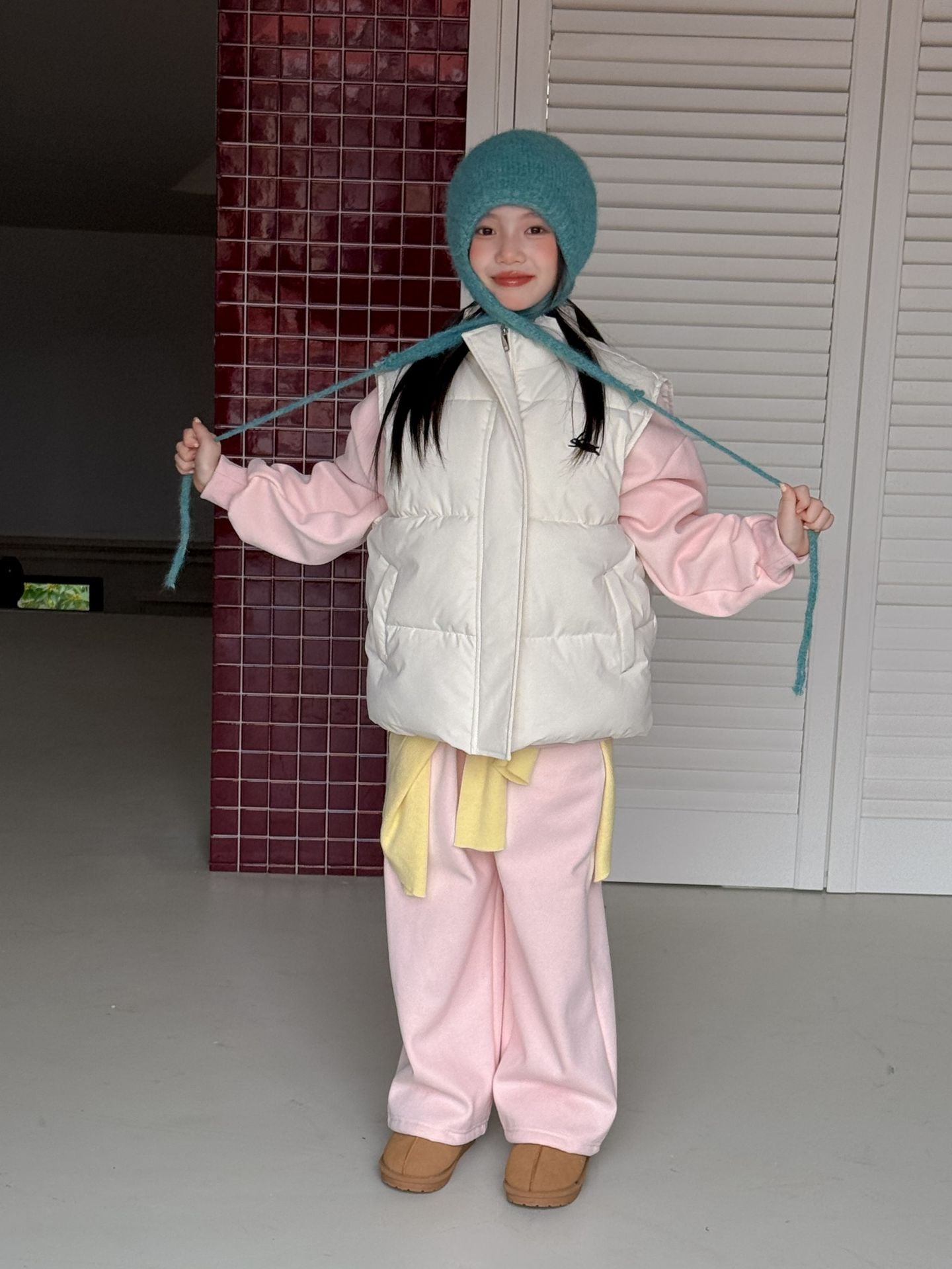 Children's Set 2025 Winter New Girls Versatile Cotton Vest Fleece Thickened Sweatshirt Sweatpants Three-Piece Set