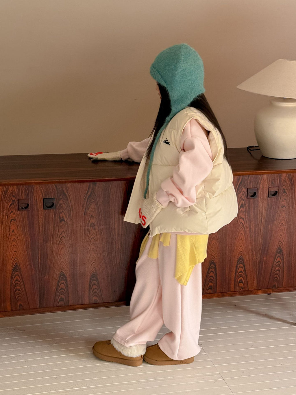 Children's Set 2025 Winter New Girls Versatile Cotton Vest Fleece Thickened Sweatshirt Sweatpants Three-Piece Set